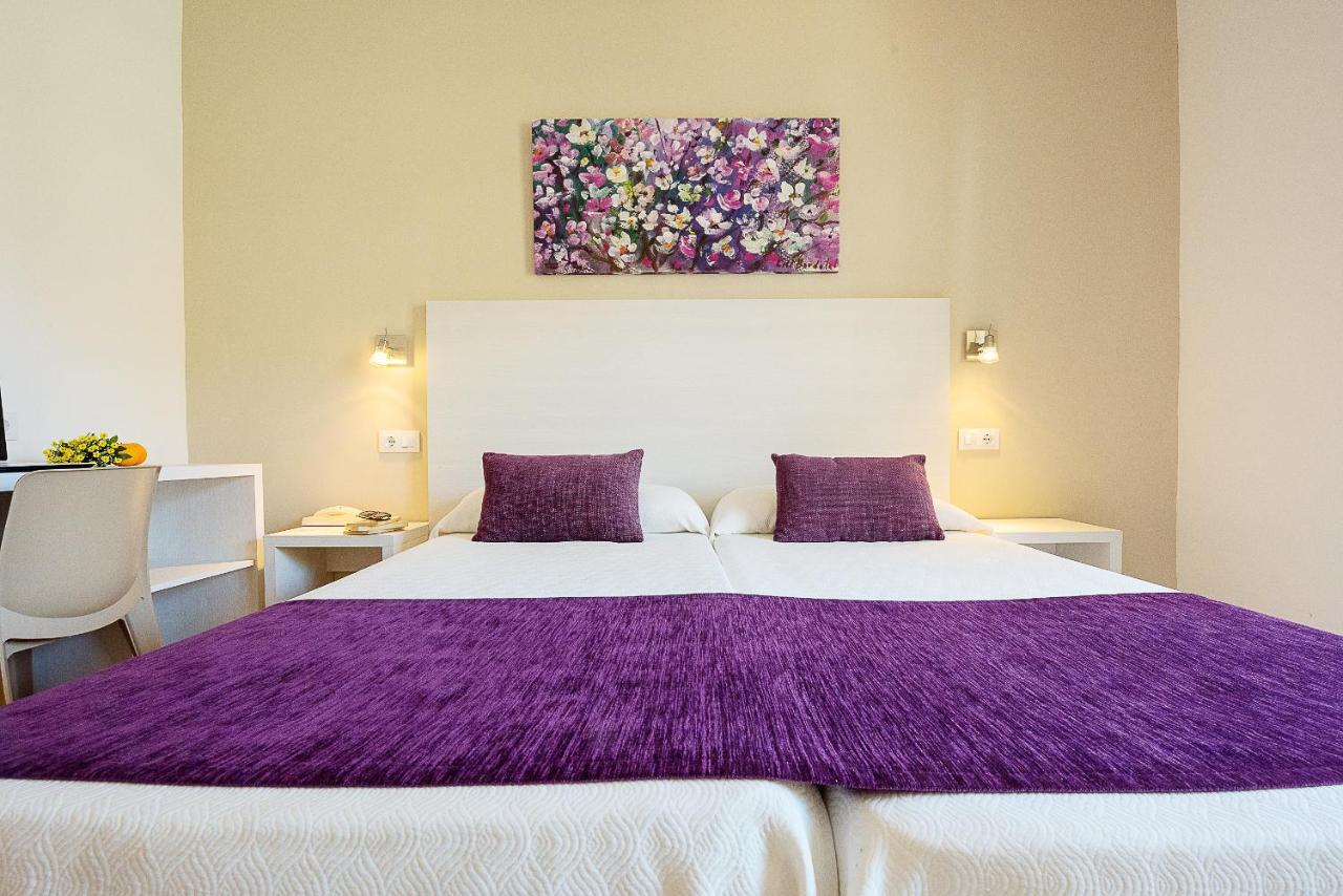 Flor Los Almendros Hotel Пегера Екстер'єр фото